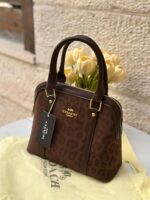⁦حقيبة كوتش waterproof قاعدة 27سم⁩ - الصورة ⁦3⁩