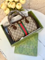 ⁦حقيبة Gucci ، قاعدة 22سم⁩ - الصورة ⁦2⁩