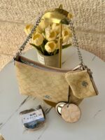 ⁦حفيبة كوتش كروسبودي مع جزدان + مرآة + حزام طويل⁩ - الصورة ⁦5⁩