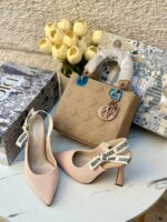 ⁦بكج Dior بيج ، حقيبة قاعدة 25سم + حذاء ارتفاع 7سم⁩ - الصورة ⁦5⁩