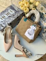 ⁦بكج Dior بيج ، حقيبة قاعدة 25سم + حذاء ارتفاع 7سم⁩ - الصورة ⁦4⁩