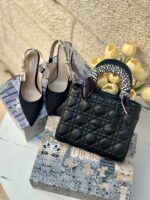 ⁦بكج Dior اسود، حقيبة قاعدة 22سم + حذاء ارتفاع 7سم⁩ - الصورة ⁦3⁩