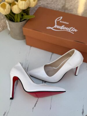 هيلز Louboutin ابيض 🤍♥️ ارتفاع 10 سم