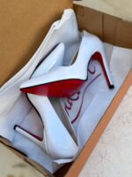 ⁦هيلز Louboutin ابيض 🤍♥️ ارتفاع 10 سم⁩ - الصورة ⁦2⁩